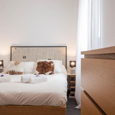 Spectacular Modern Apartment In The City Center セビリア エクステリア 写真